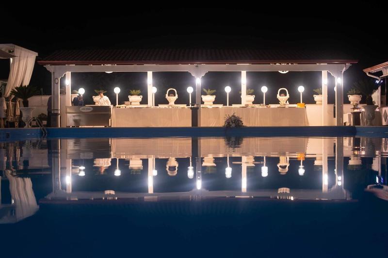 Ristorante La Vela Hotel บอสโกเรอาเล ภายนอก รูปภาพ