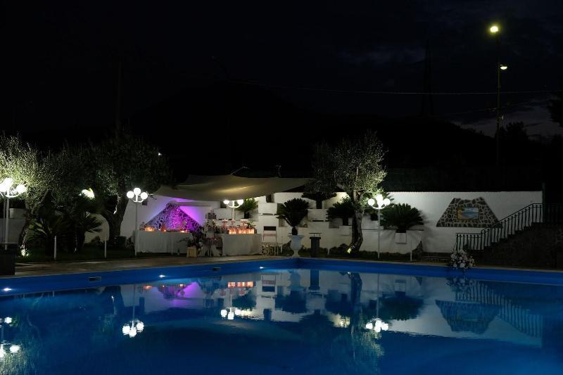 Ristorante La Vela Hotel บอสโกเรอาเล ภายนอก รูปภาพ