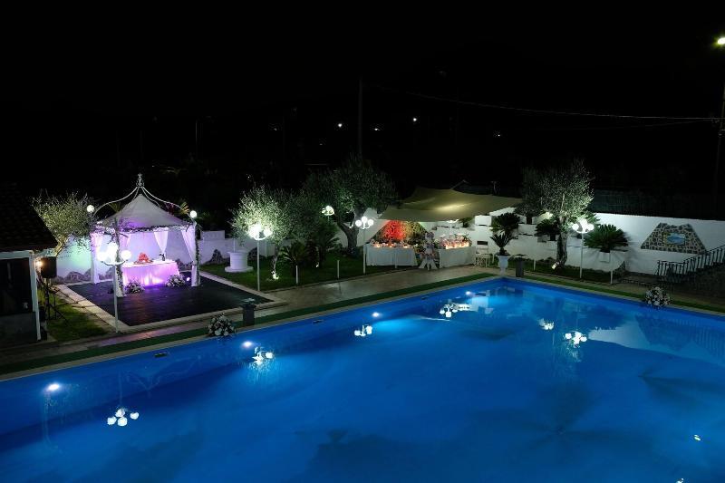 Ristorante La Vela Hotel บอสโกเรอาเล ภายนอก รูปภาพ